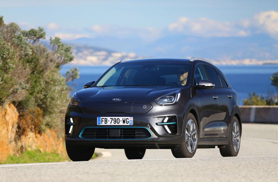  Kia e-Niro 2018 года  (WW) (фото 18 из 41)